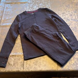 Boys Large thermal Cuddle Duds set in black